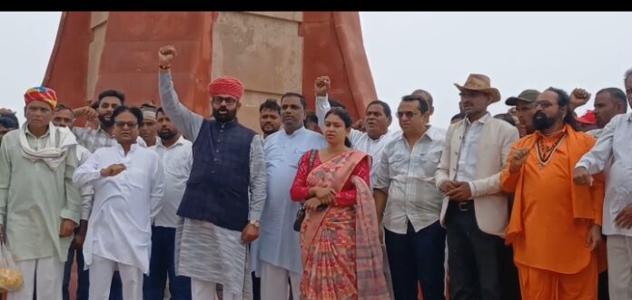 मानगढ़ धाम विरोध प्रदर्शन में पूर्व मंत्री मानगढ़ धाम विरोध प्रदर्शन में पूर्व मंत्री