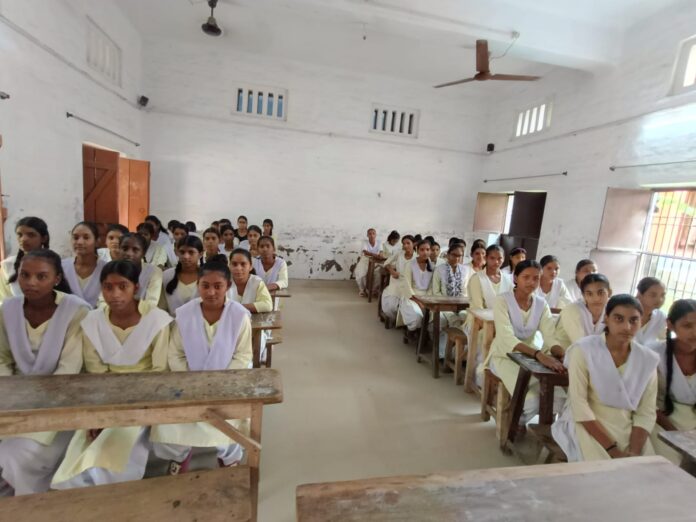 विश्वेश्वर सेमिनरी में निर्वाचन साक्षरता क्लब का आयोजन