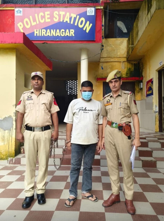 कठुआ पुलिस ने नशीली दवाओं का तस्करी किया