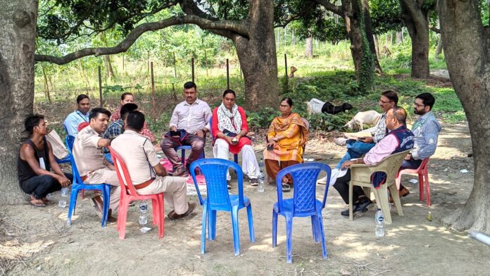 स्थानीय थाने की सहयोग से छापेमारी