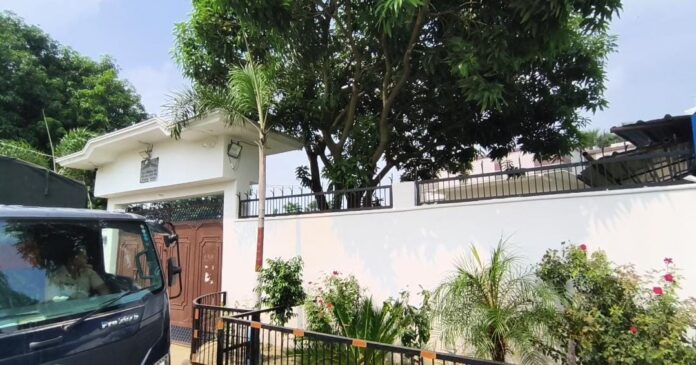 डीपीओ का पैतृक मकान, परिवार की यादें डीपीओ का पैतृक मकान, परिवार की यादें