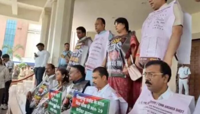 विधायक प्रदर्शन करते हिंदुस्तानी नेताओं की विशेषताएं विधायक प्रदर्शन करते हिंदुस्तानी नेताओं की विशेषताएं