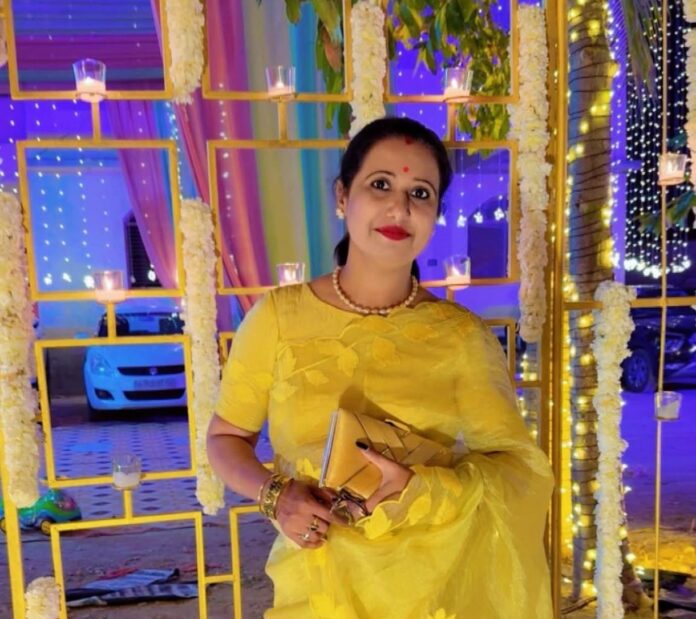 महिला पटवारी शीतल भट्ट की तस्वीर