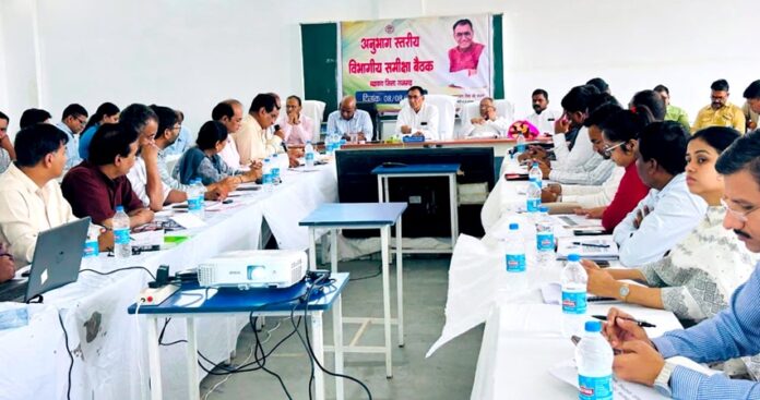 राज्यमंत्री नारायण सिंह पंवार समीक्षा फोटो राज्यमंत्री नारायण सिंह पंवार समीक्षा फोटो