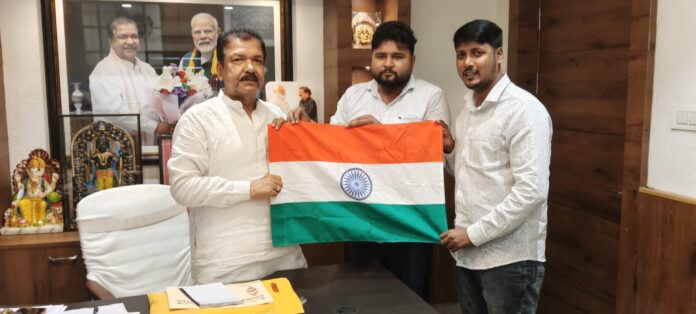 वीर शिवाजी सेना की तिरंगा यात्रा