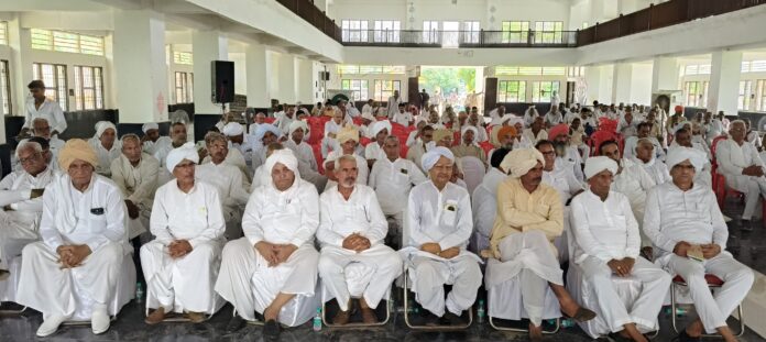 खाप पंचायत सम्मेलन में खाप प्रतिनिधि