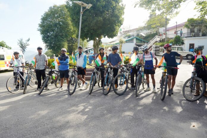 साइकिल रैली में युवा नेतृत्व की प्रेरणा साइकिल रैली में युवा नेतृत्व की प्रेरणा