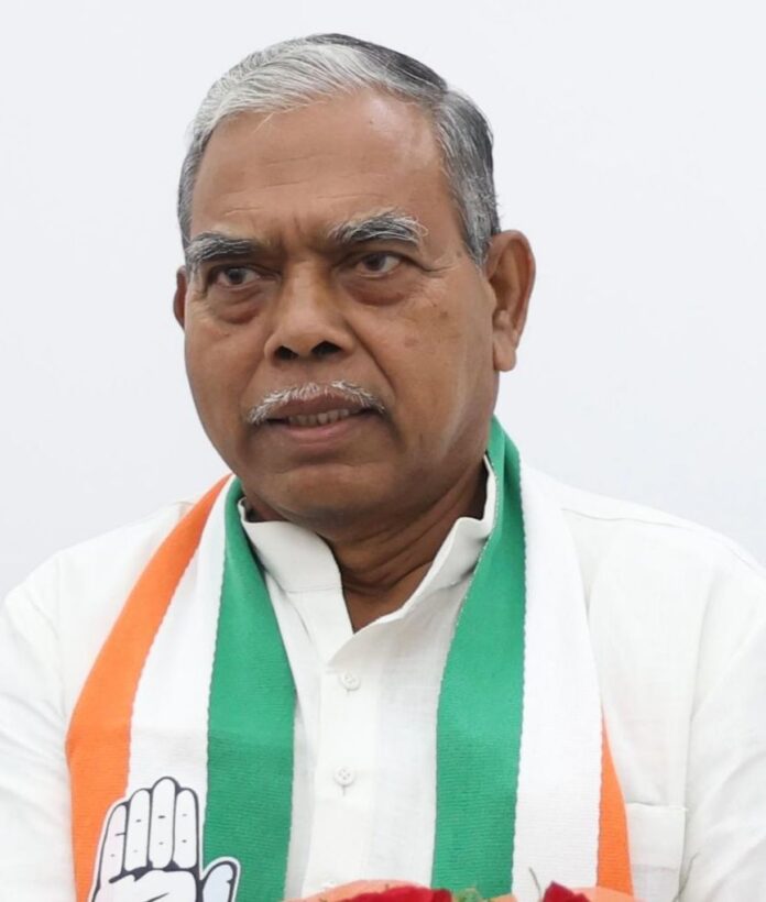 केशव महतो कमलेश फाइल फोटो विवाद