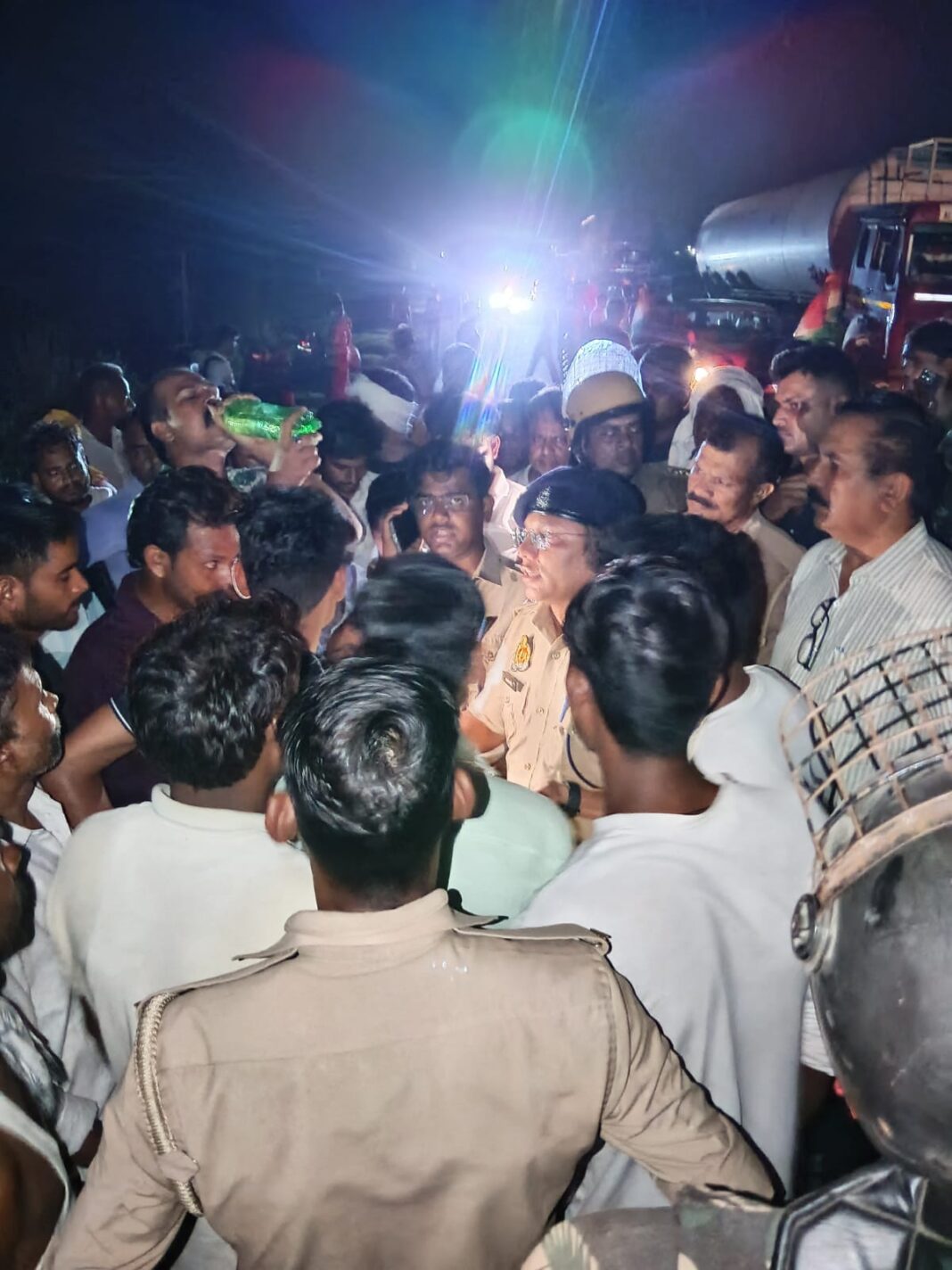 जाम लगाए कावड़िये किसानों की हड़ताल से यमुना सिंचाई परेशान कावड़िये जाम यमुना सिंचाई