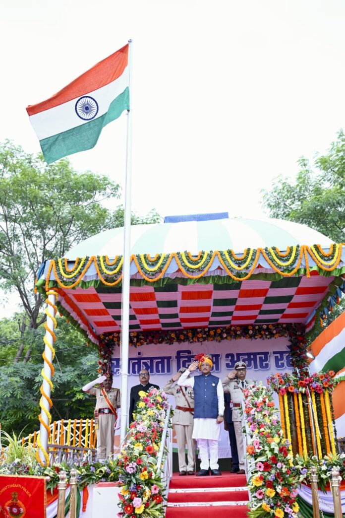 रायपुर के परेड ग्राउंड में मुख्यमंत्री