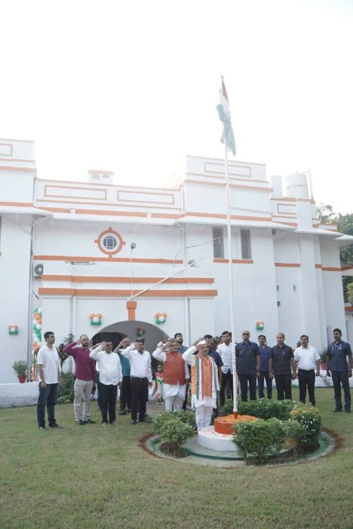 स्वतंत्रता दिवस पर कृषि मंत्री विजय कुमार सिन्हा का ध्वजारोहण