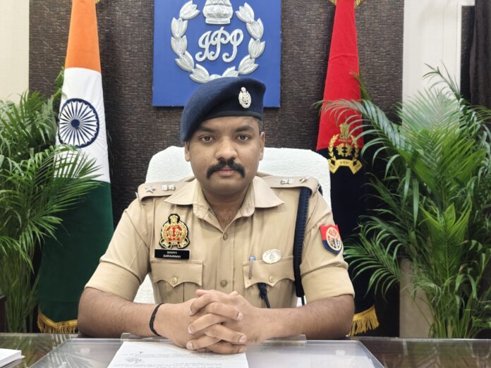 एसपी अमेठी की फोटो की जांच