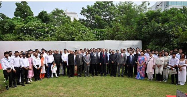 लोकपाल अध्यक्ष न्यायमूर्ति अजय माणिकराव खानविलकर की तस्वीरें लोकपाल अध्यक्ष न्यायमूर्ति अजय माणिकराव खानविलकर की तस्वीरें
