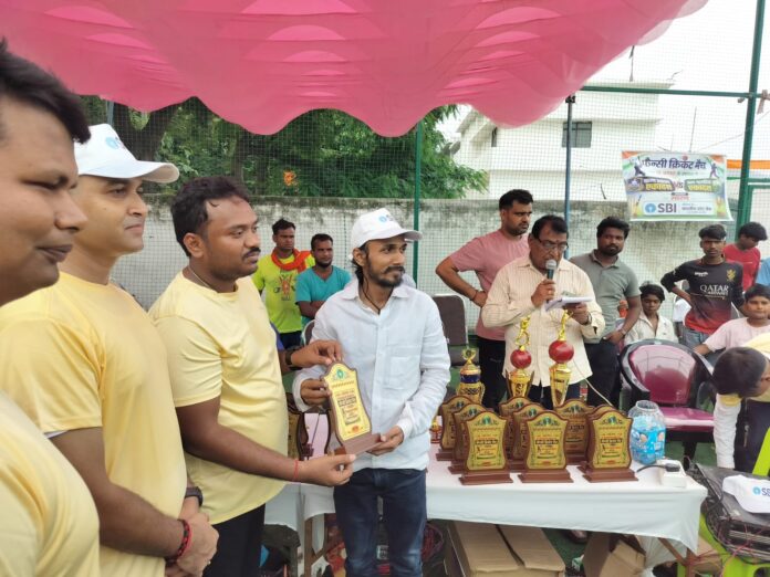 छपरा में फैंसी क्रिकेट मैच आयोजन