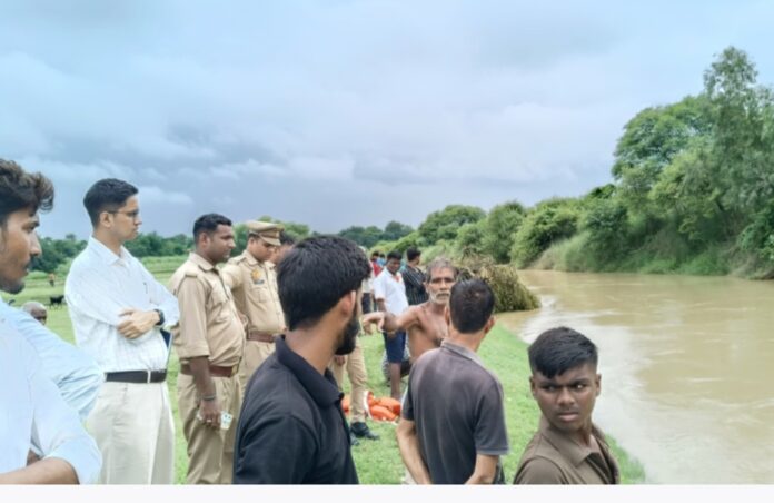 प्रतापगढ़ में नाला में डूबे भाई बहन तलाश जारी