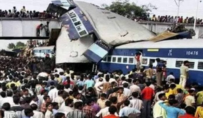 यह हादसा कालिंदी और पुरुषोत्तम एक्सप्रेस की टक्कर से हुआ था। फोटो - इंटरनेट मीडिया