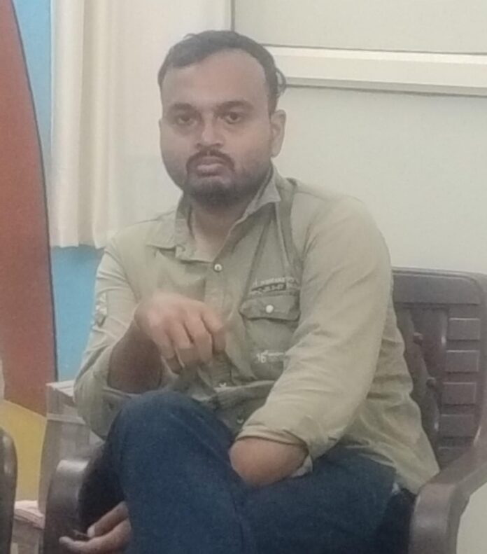 ₹10000 की रिश्वत लेते रंगेहाथ गिरफ्तार लेखपाल अमन कुमार