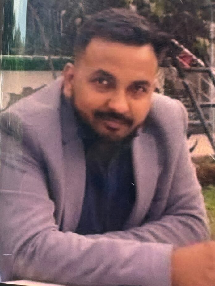 मृतक रवि की फाइल फोटो
