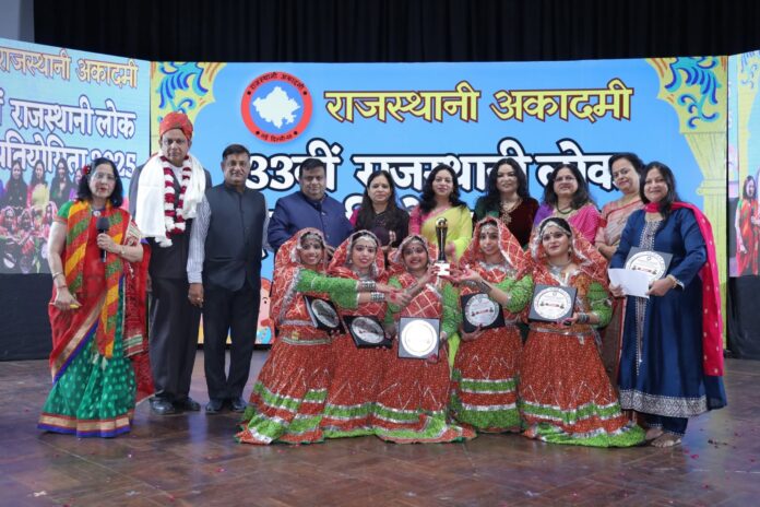 राजस्थानी अकादमी के छात्र कलाकार