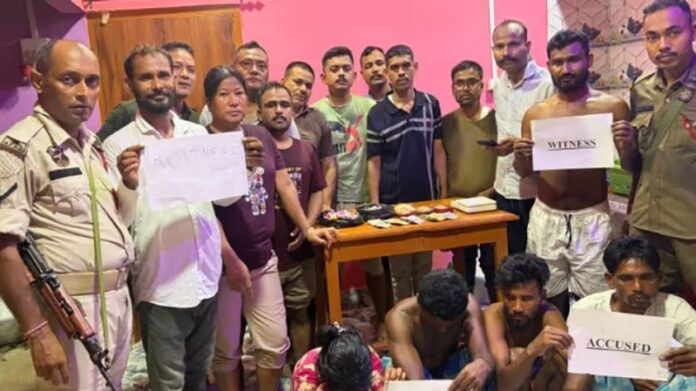 असमः कामरूप जिला के नगरबेरा इलाके में हेरोइन के साथ गिरफ्तार चार तस्करों की तस्वीर