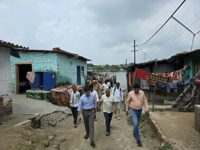 निरीक्षण के दौरान लिया गया छायाचित्र