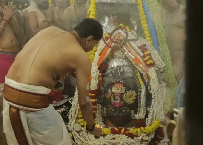 भस्म आरती में बाबा महाकाल का श्रृंगार