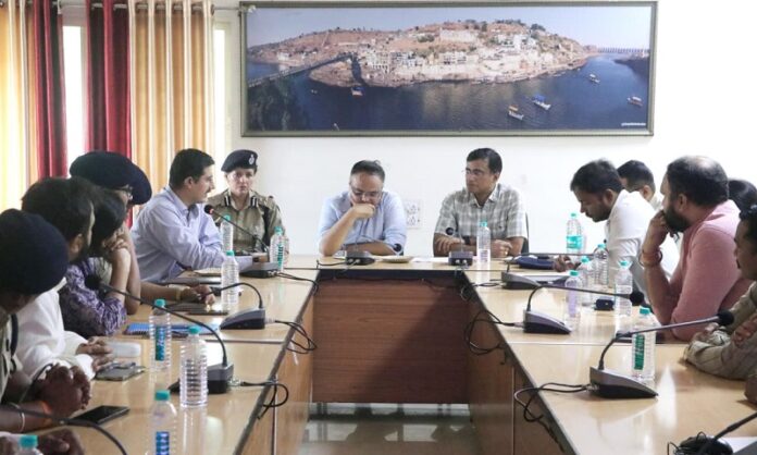 ओंकारेश्वर में सिंहस्थ-2028 के लिए संचालित विकास कार्यों की समीक्षा