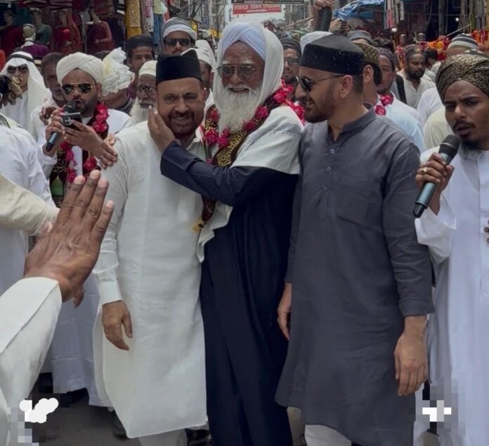 और आपसी मोहब्बत का पैगाम दिया।