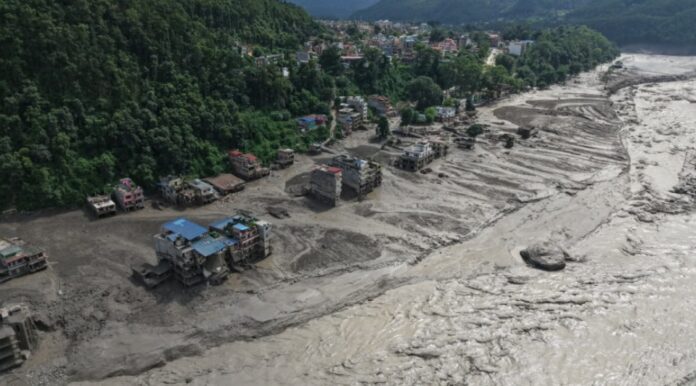नेपाल में बाढ़ के बाद का मंजर। फोटो - इंटरनेट मीडिया