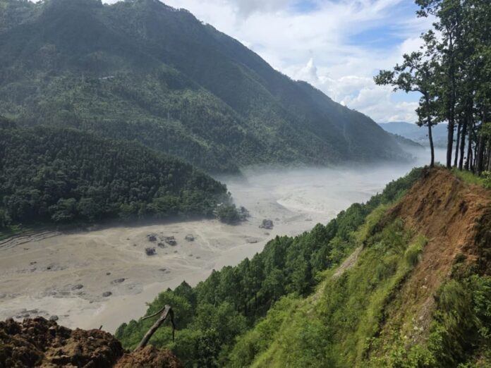 भोटकोशी नदी