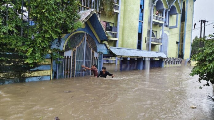 कोरबा में बारिश से कई वार्डों में जलभराव:नाले का गंदा पानी घरों में घुसा; मध्य-उत्तर छत्तीसगढ़ में आज भारी बारिश का अलर्ट