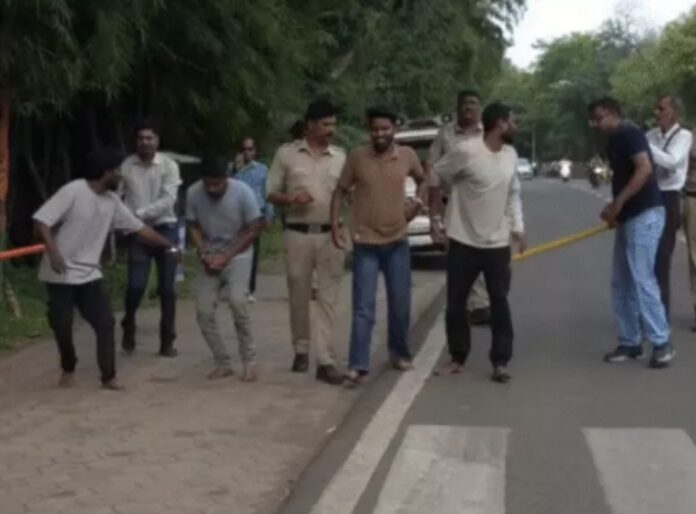 Ujjain: Accused persons taken to verify the murder scene tried to flee; police taught them a lesson.