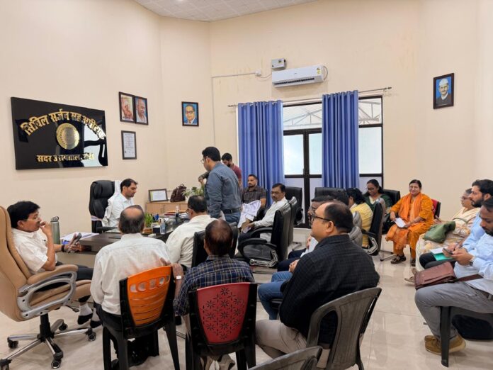 निरीक्षण करते संयुक्त सचिव