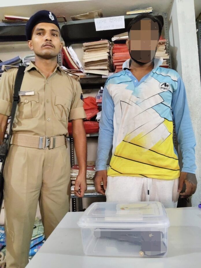 गिरफ्तार आरोपी पुत्र गिरफ्तार आरोपी पुत्र