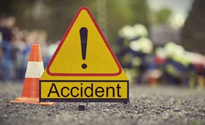 सड़क हादसा (प्रतीकात्मक)