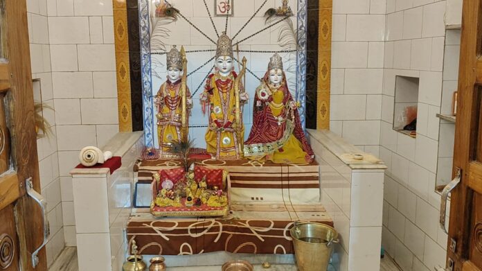 श्री राम मंदिर ।