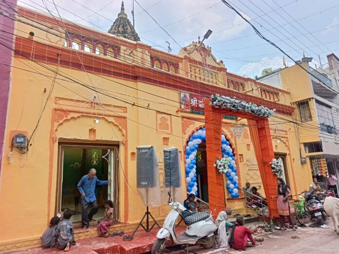 सदर बाजार रोड स्थित बांके बिहारी मंदिर।