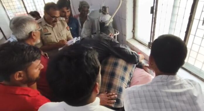 अस्पताल में रोते विलखते परिजन