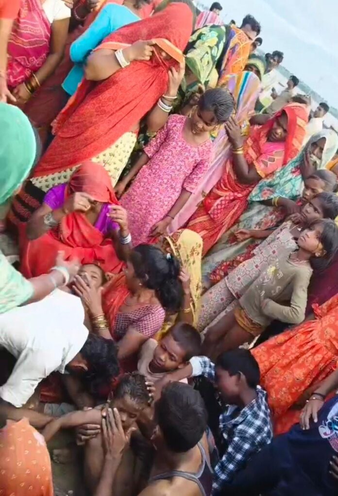 कौशाम्बी के महेवा घाट थाना क्षेत्र में हुए हादसे के बाद का छाया चित्र