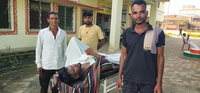 आरोप लगाते पिता और भाई