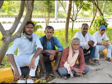 पोस्टमार्टम हाउस में परिजन पोस्टमार्टम हाउस में परिजन