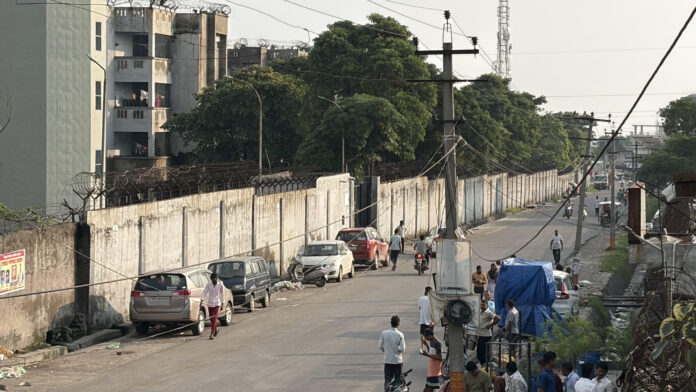 Traffic congestion woes on the railway station route have eased; evening patrols by the Hatli police have transformed the situation.