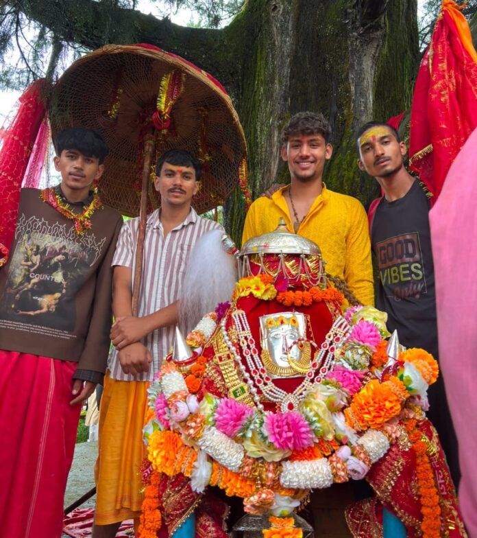 फोटो 08जीओपी3 नंदादेवी अगले पडाव के लिए जाते हुए।