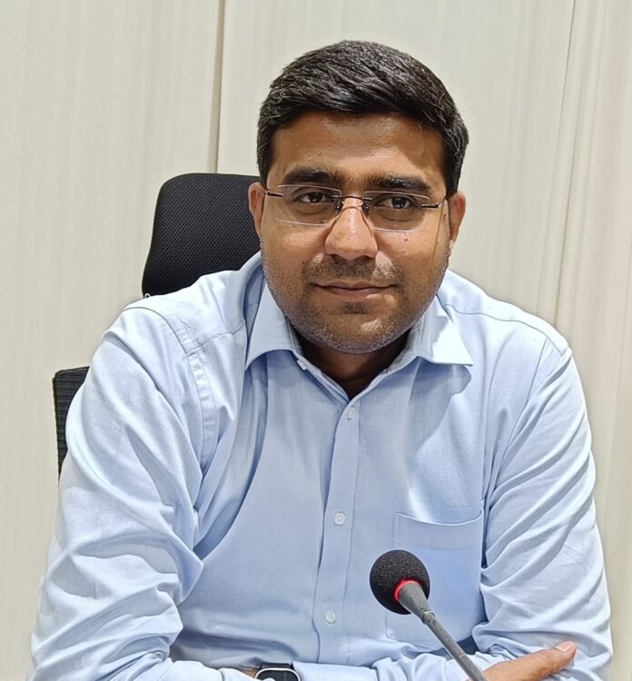 दीपक मीणा, जिलाधिकारी गोरखपुर