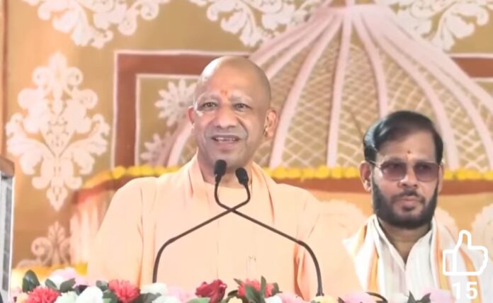 संबोधित करते मुख्यमंत्री