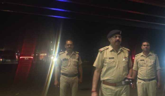 कॉम्बिंग गश्त में पुलिस की बड़ी कार्रवाई, 254 वारंट तामील वर्षों से फरार 110 गैर जमानती वारंटी गिरफ्तार
