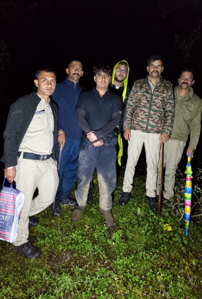 श्रद्धालुओं का रेस्क्यू