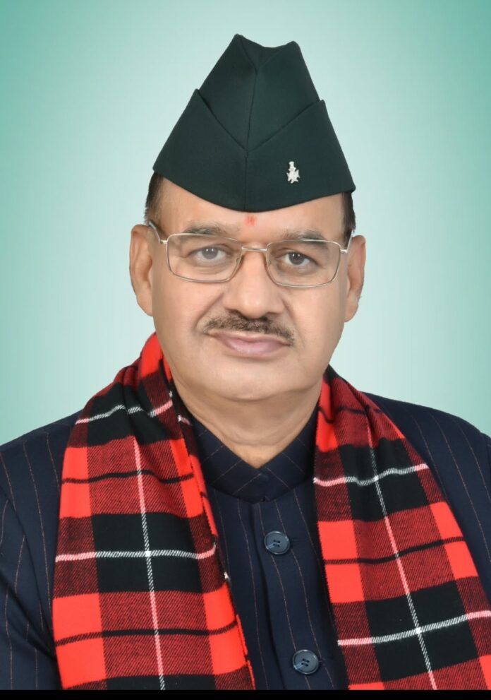 मंत्री गणेश जोशी फाइल चित्र।