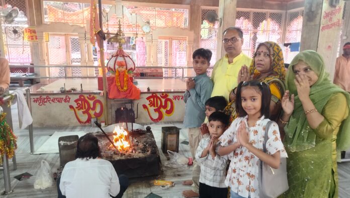 अलवर. लाखों भक्त पहुंचे रहे है बाबा के दर्शन करने।