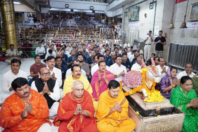 भस्म आरती में लीन दिखे भाजपा अध्यक्ष नितिन नबीन